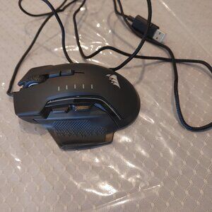 CORSAIR GLAVE RGB Pro wired mouse for gaming.